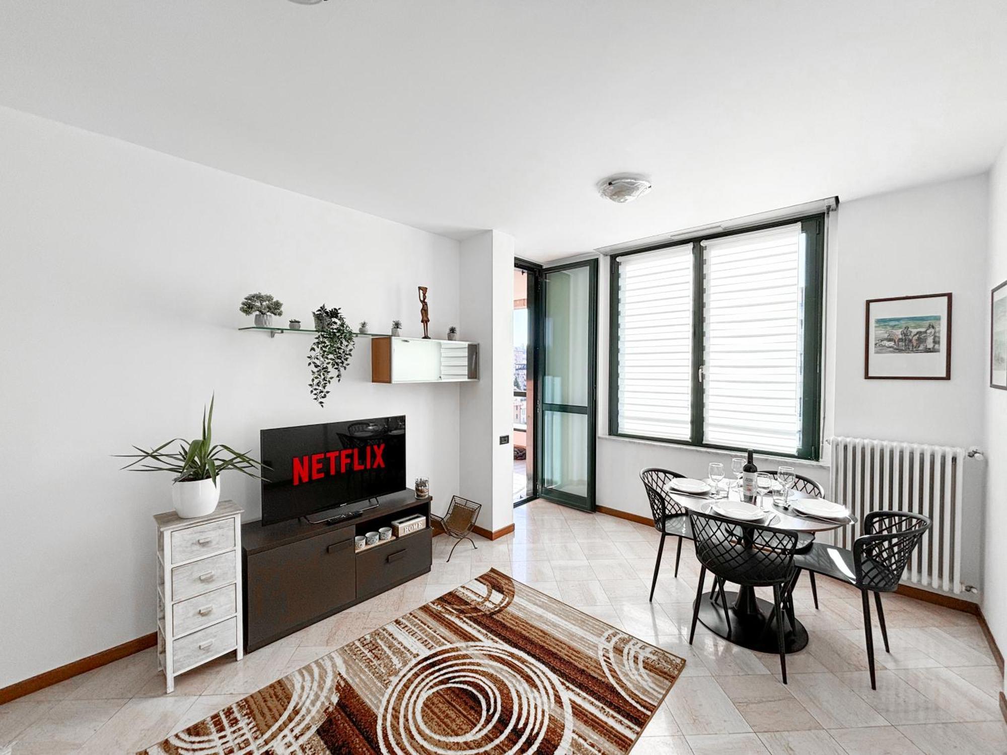 Bilocale Con Terrazzo E Box Auto Su Richiesta Leilighet Como Eksteriør bilde